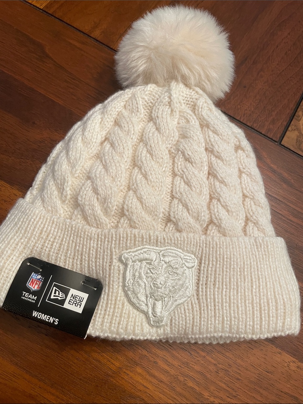 New Era NFL Women's Cream Cable Knit Pom Beanie C21
